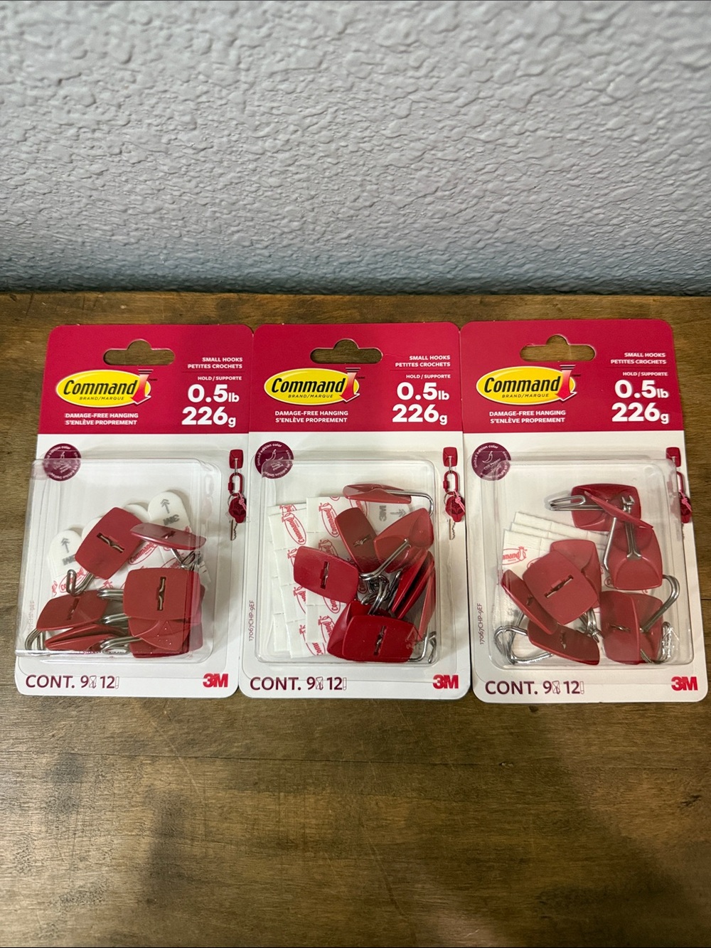 Commando Red Small Damage-Free Hanging Hooks, Pack of 3